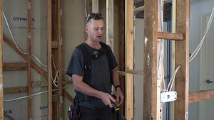 kango-ddc-trade-secret-video-4---hammer---easily-remove-a-small-nail---landscape.mp4